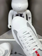 P - SNEAKERS
