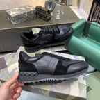 V - SNEAKERS