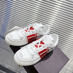V - SNEAKERS