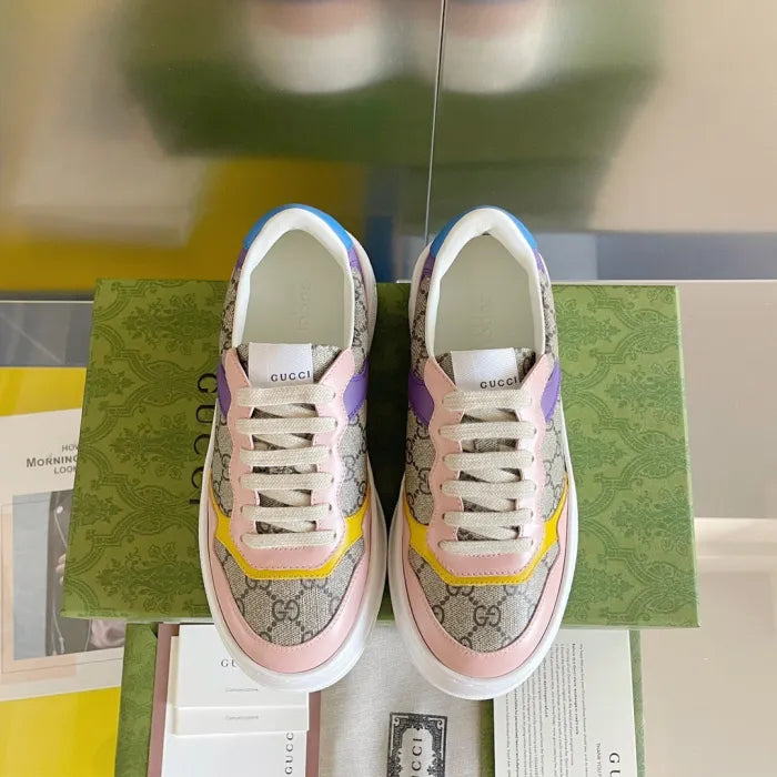 SNEAKERS 23
