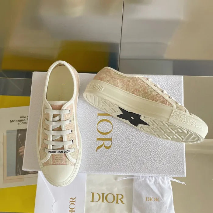 D - SNEAKERS