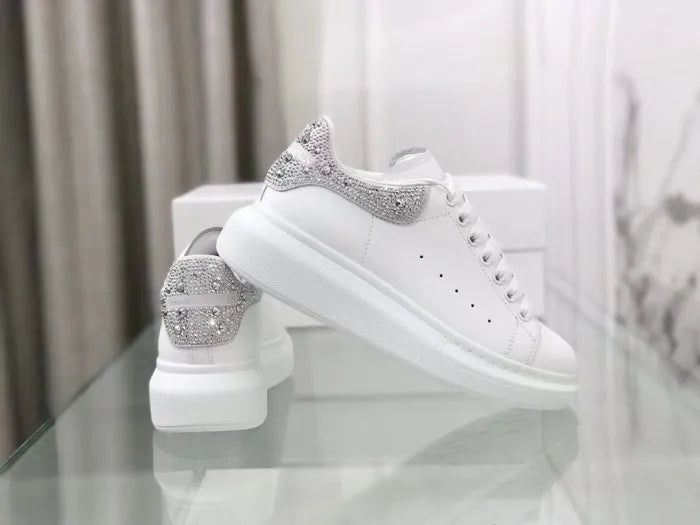A - SNEAKERS