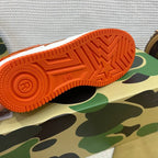 B - SNEAKERS