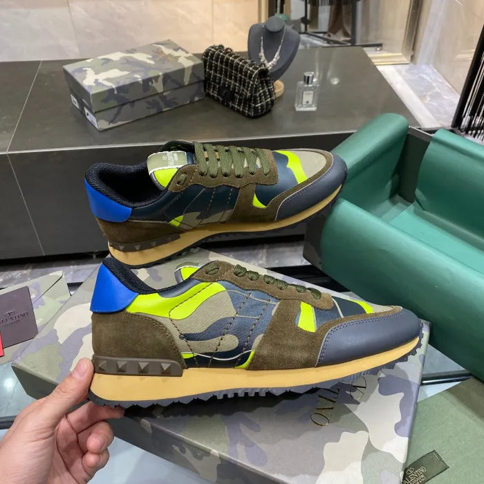V - SNEAKERS