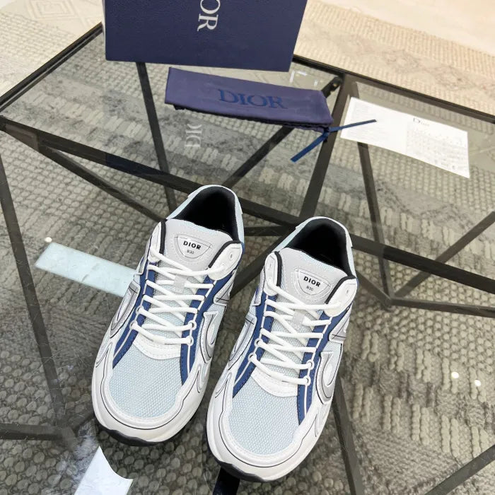 B - SNEAKERS
