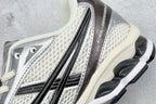 A - SNEAKERS
