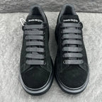 A - SNEAKERS