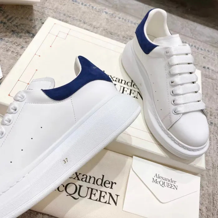 A - SNEAKERS