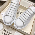 A - SNEAKERS