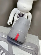 P - SNEAKERS