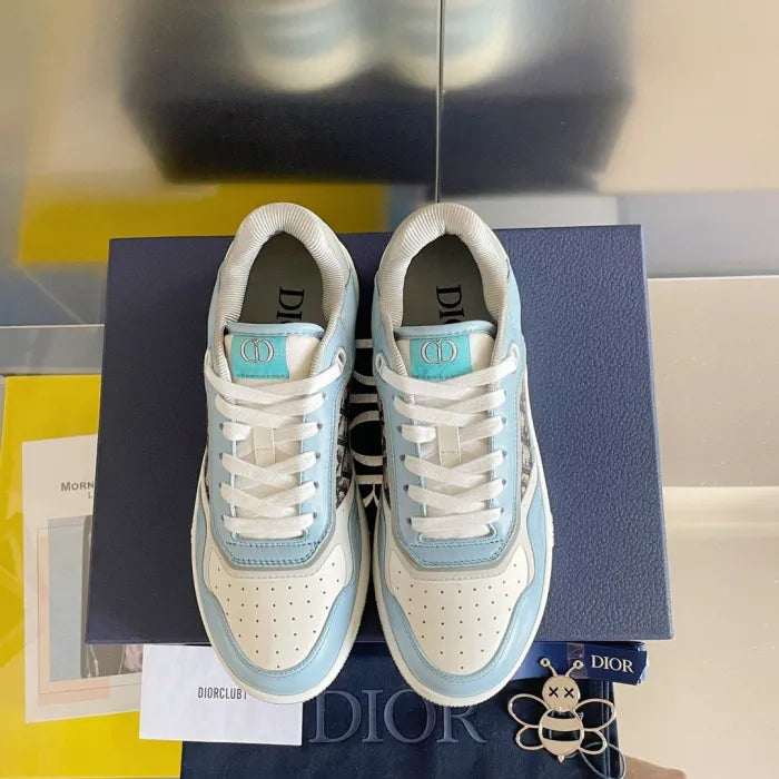 D - SNEAKERS