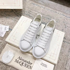 A - SNEAKERS