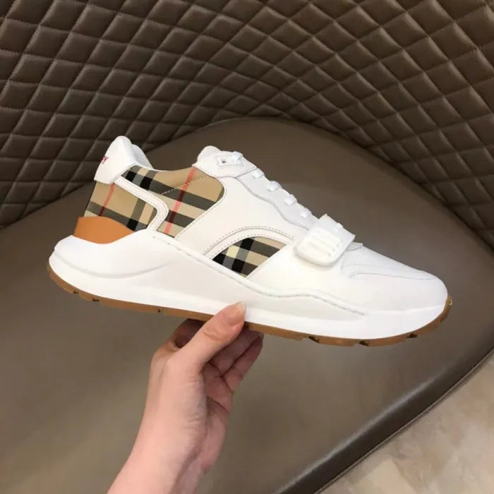 B - SNEAKERS