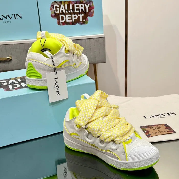 L - SNEAKERS
