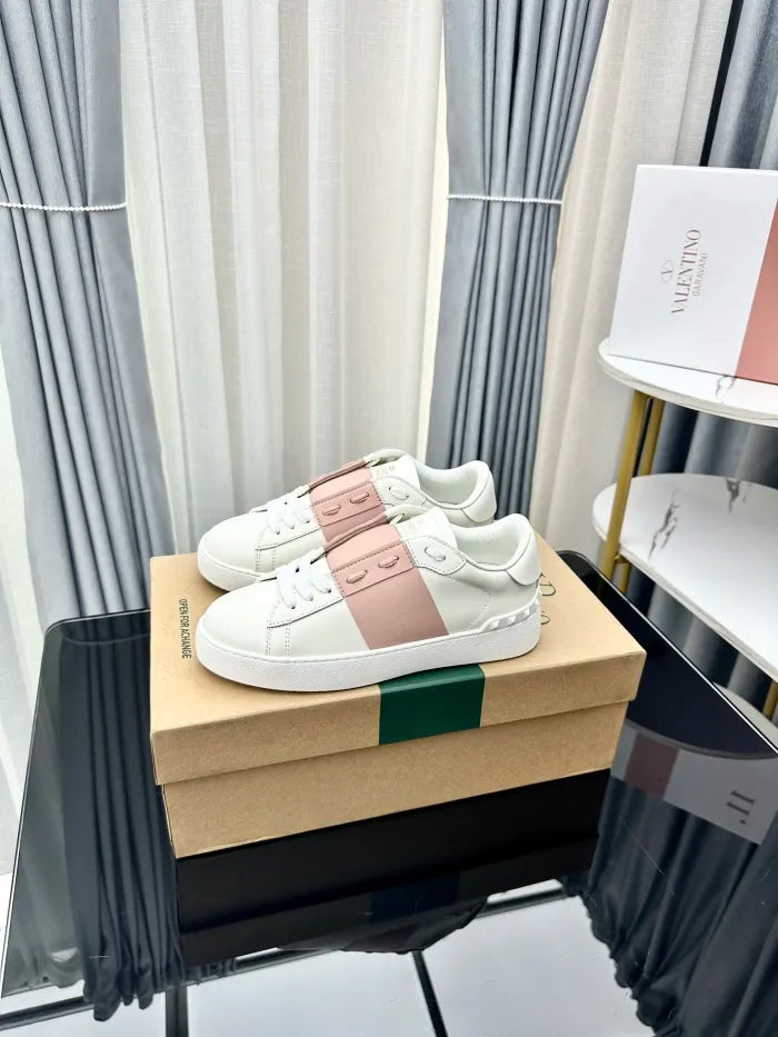 V - SNEAKERS