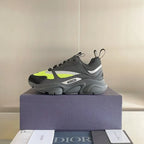 D - SNEAKERS