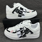 V - SNEAKERS